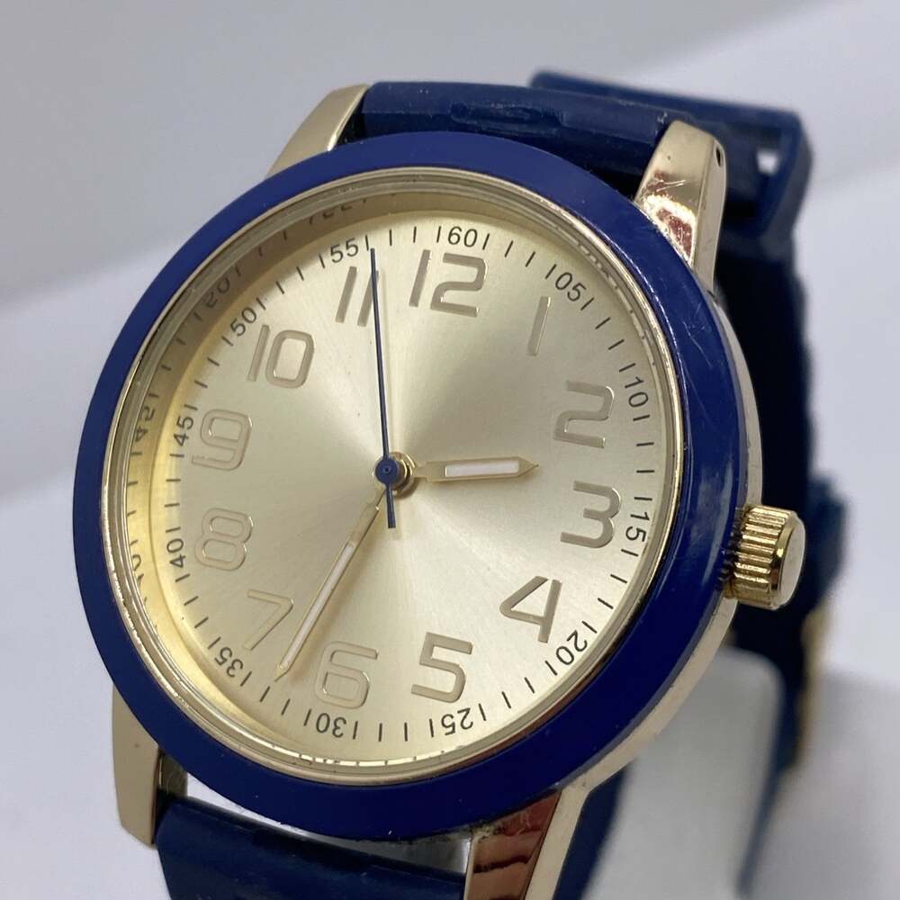 Womens Rubber Quartz Fashion Watch Works New Battery